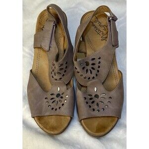 EUC Natural Soul Mia Taupe Comfort Wedge Sandals Size 6 Neutral Travel